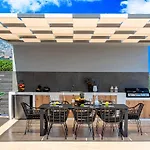 Major Villa